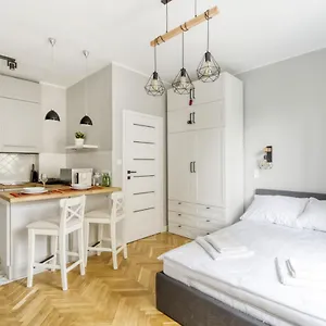 https://king-apart-dickensa.warsawhotelspoland.com